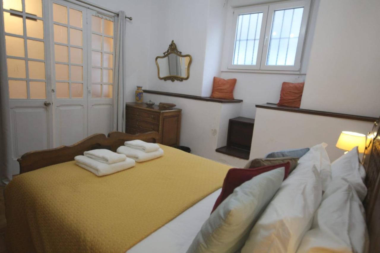 Antique M1 R1 - Amazing Double Room With Shared Bathroom In Marques Pombal Lisbon Bagian luar foto