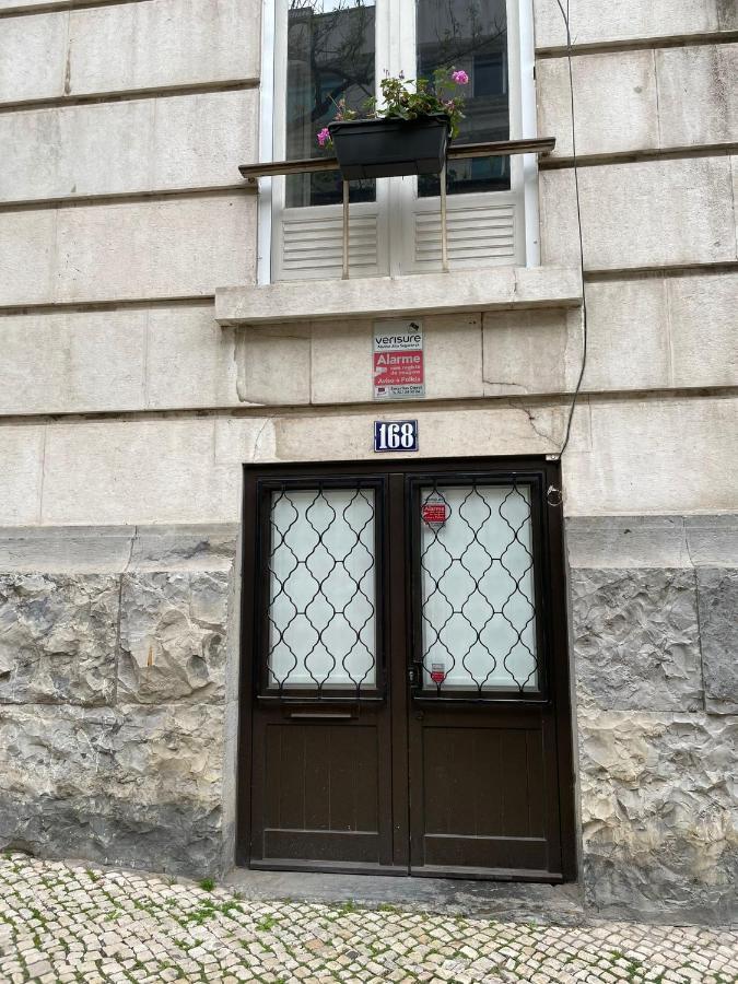 Antique M1 R1 - Amazing Double Room With Shared Bathroom In Marques Pombal Lisbon Bagian luar foto