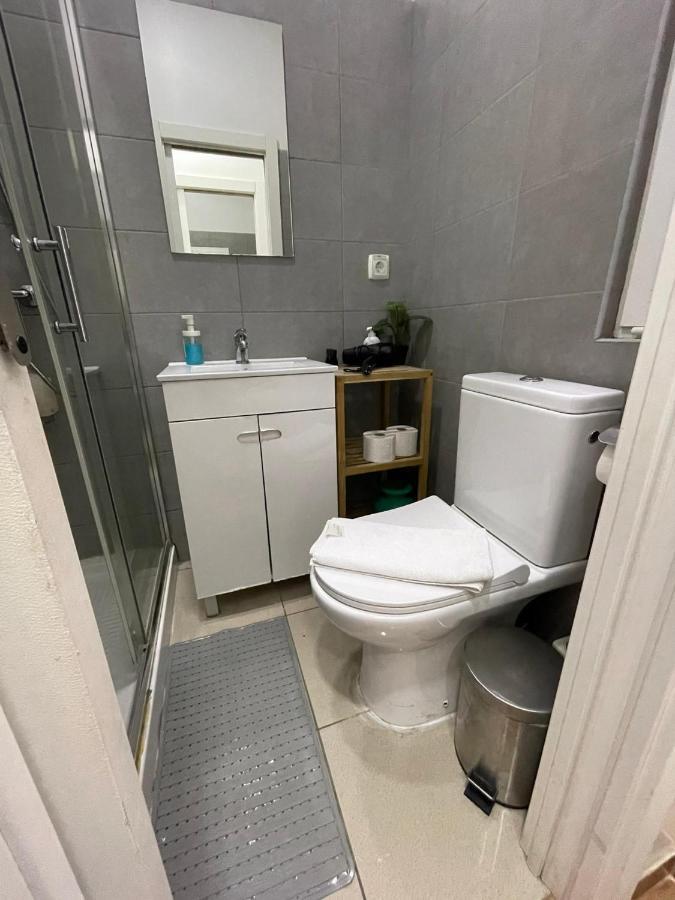 Antique M1 R1 - Amazing Double Room With Shared Bathroom In Marques Pombal Lisbon Bagian luar foto